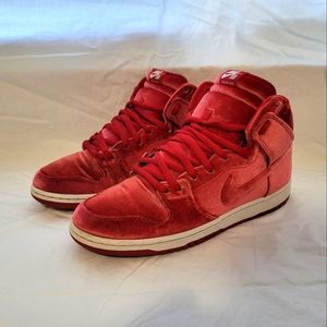 Nike SB Dunk ( Christmas release)